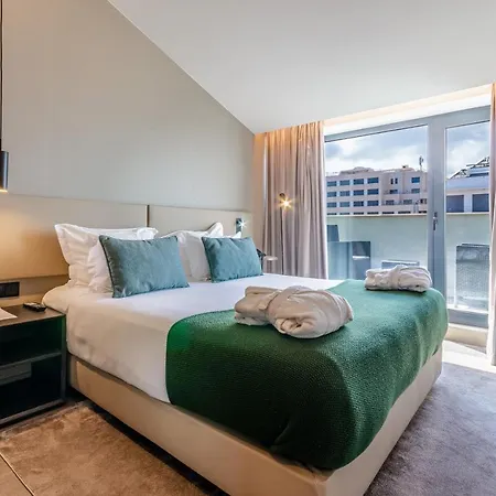 Omid Saldanha Hotel