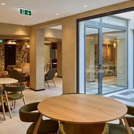 Hotel Omid Saldanha