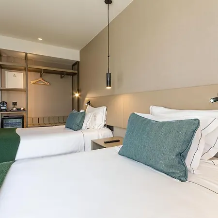 Hotel Omid Saldanha