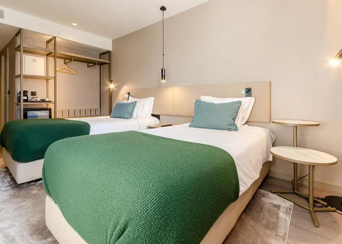 Hotell Omid Saldanha 4*