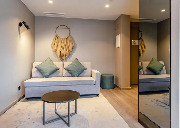 Omid Saldanha Lisbon