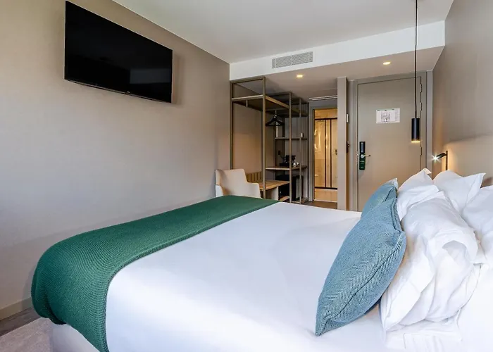 Hotell Omid Saldanha 4*
