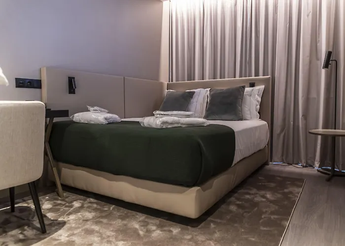 Omid Saldanha Lisbon