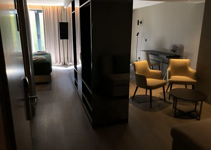 Omid Saldanha Lisbon