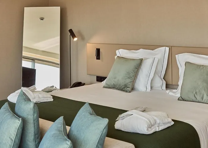 Omid Saldanha リスボン