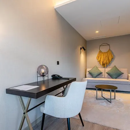 Omid Saldanha Hotel Lisboa